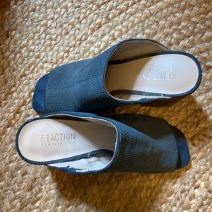 Kenneth Cole blue sandals